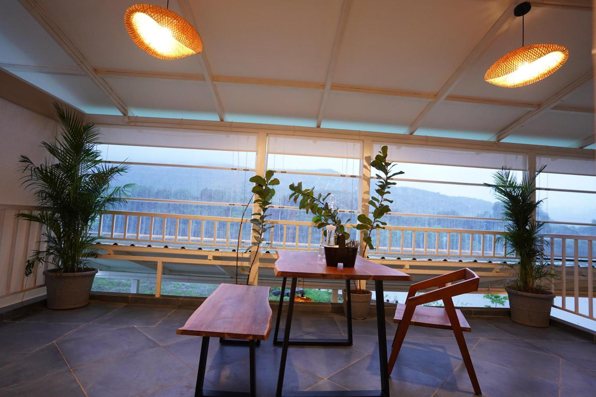 Hotel The Boat Club,Karjat Zewnętrze zdjęcie