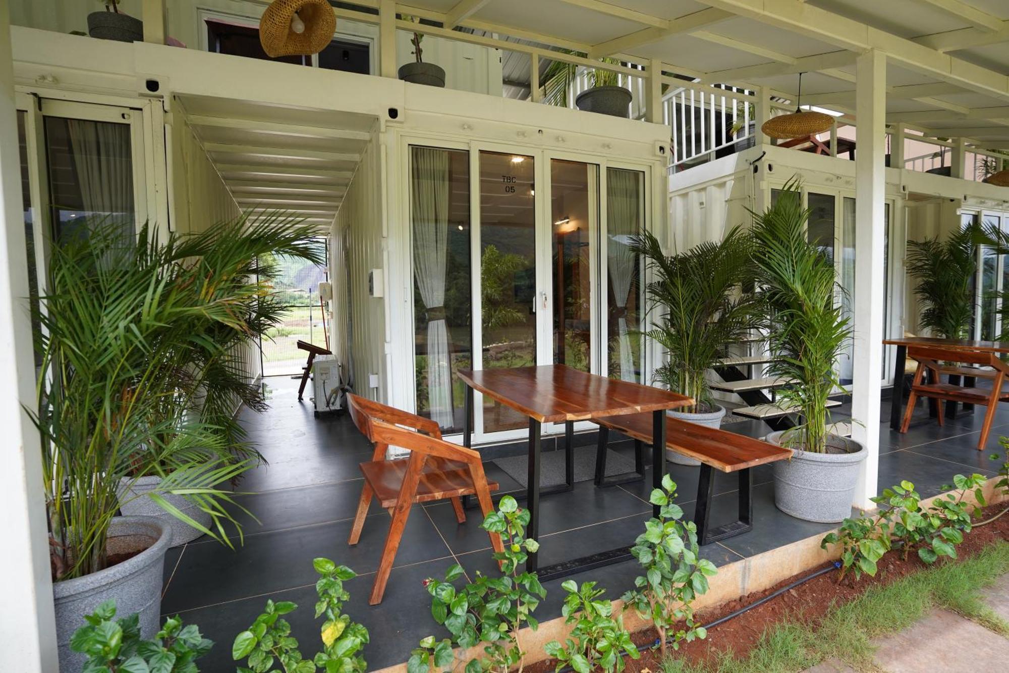 Hotel The Boat Club,Karjat Zewnętrze zdjęcie
