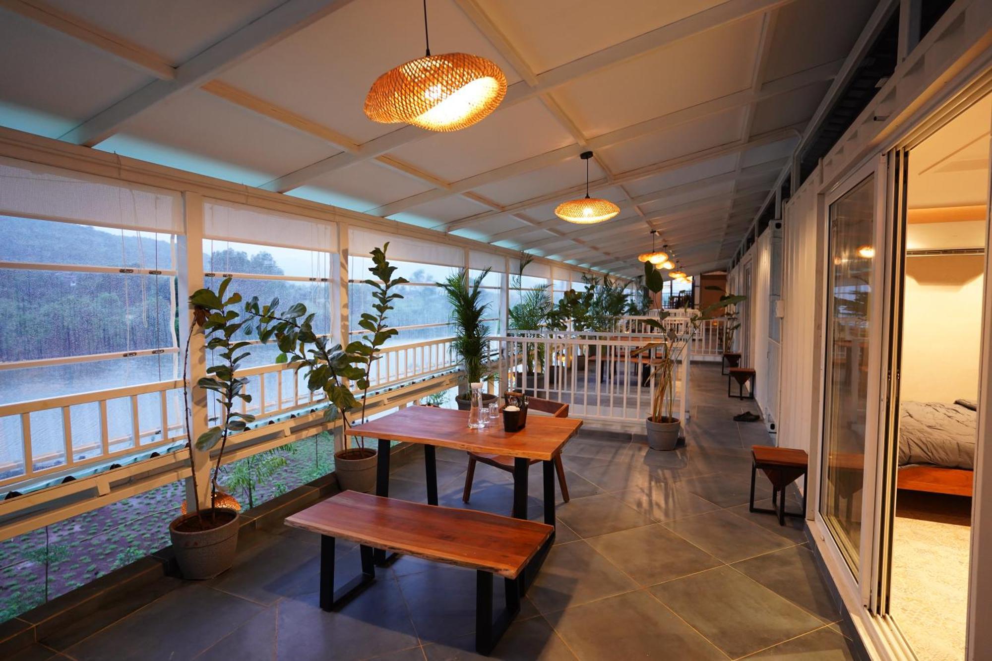 Hotel The Boat Club,Karjat Zewnętrze zdjęcie